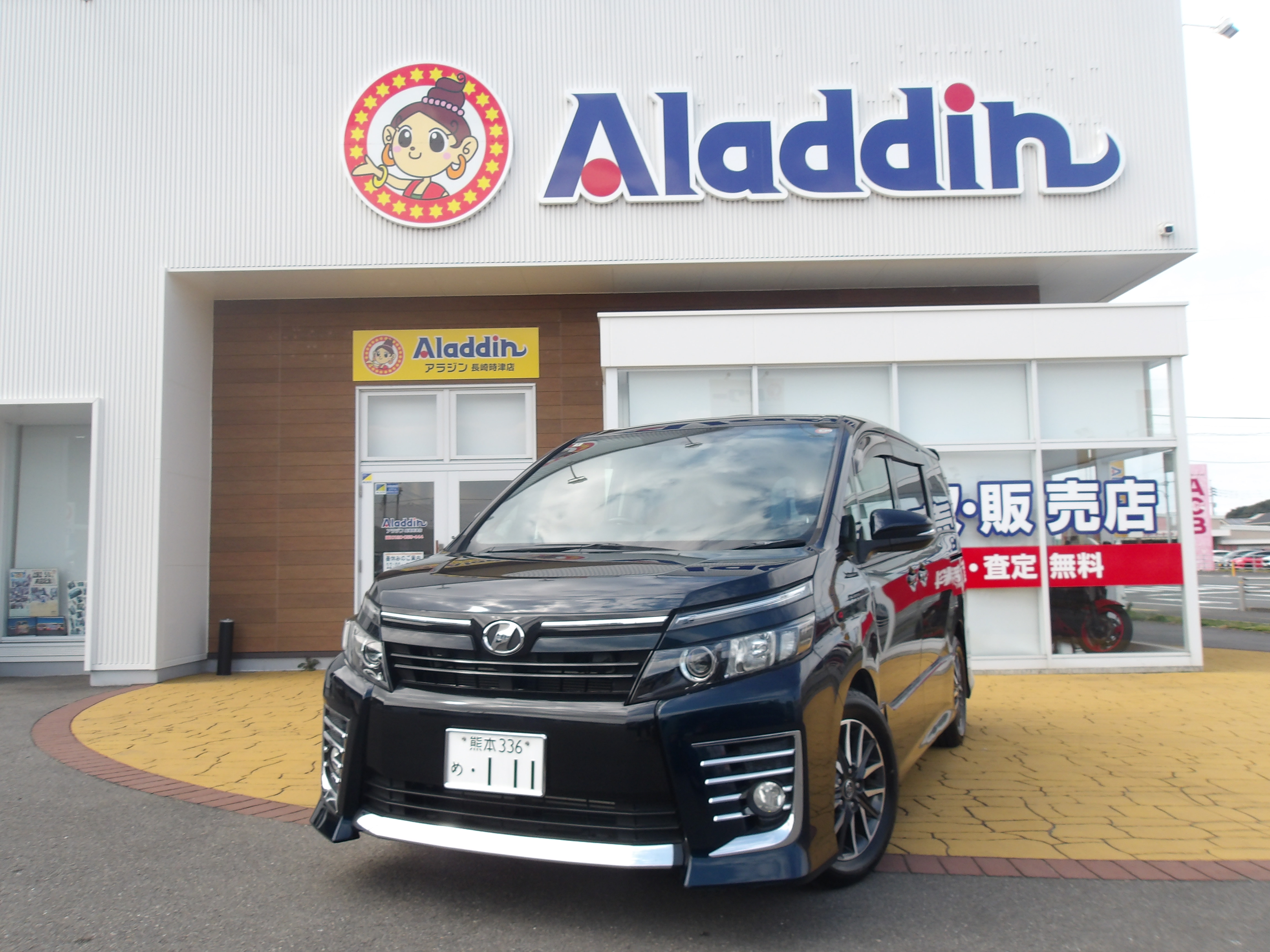 ヴォクシー　ＺＳ　７人乗り