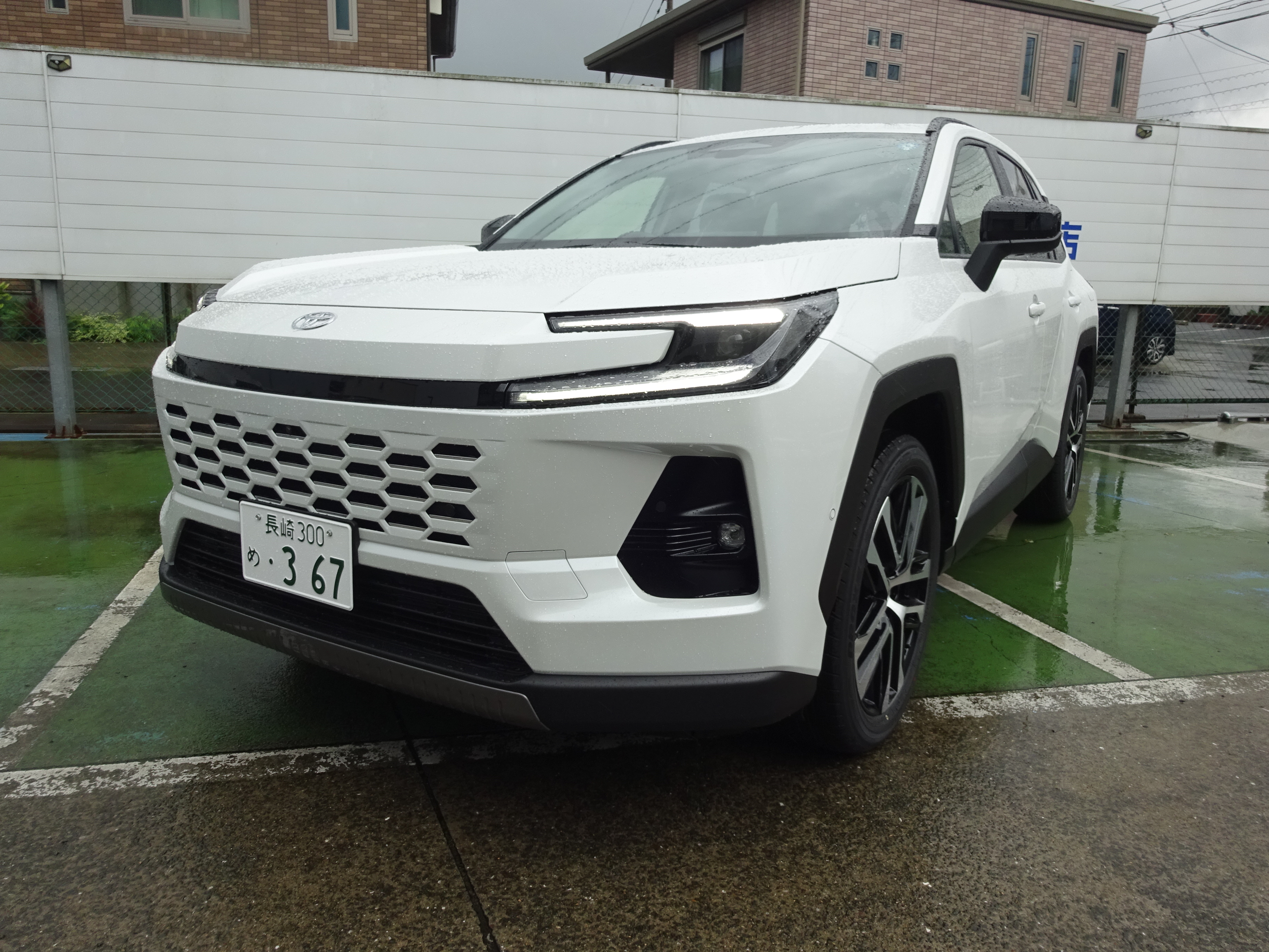 RAV4　HEV Z・登録済み未使用車
